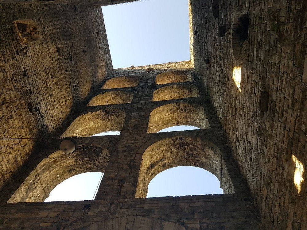 Visitare il centro di Como: Porta Torre