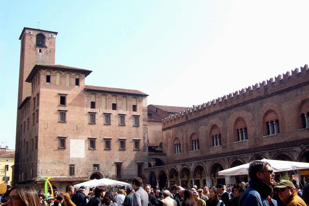 Cosa visitare a Mantova in un giorno: Piazza Erbe
