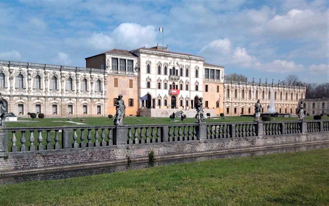 Facciata di Villa Contarini a Piazzola sul Brenta