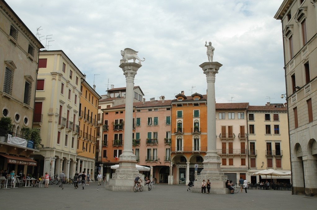 Cosa vedere a Vicenza: Le due colonne in Piazza dei Signori