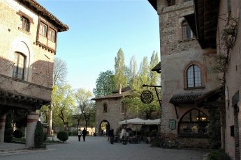 GRAZZANO VISCONTI_cosa vedere nel borgo medievale vicino a Piacenza