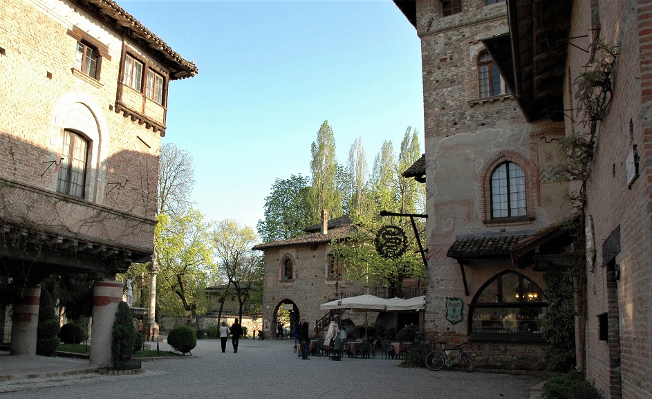 GRAZZANO VISCONTI_cosa vedere nel borgo medievale vicino a Piacenza