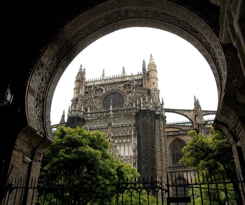 Una delle porte di ingresso alla Cattedrale di Siviglia