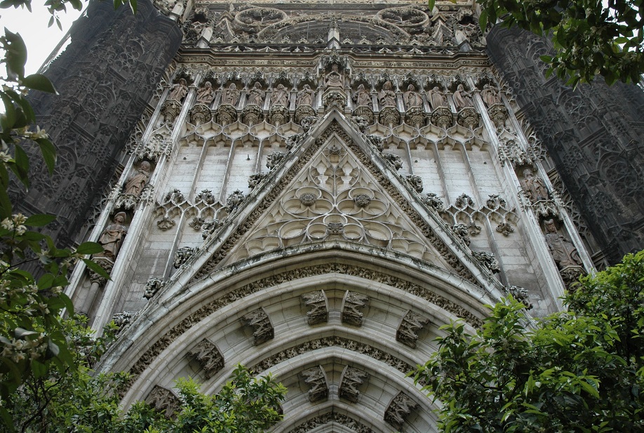 Dettaglio gotico della facciata della Cattedrale di Siviglia