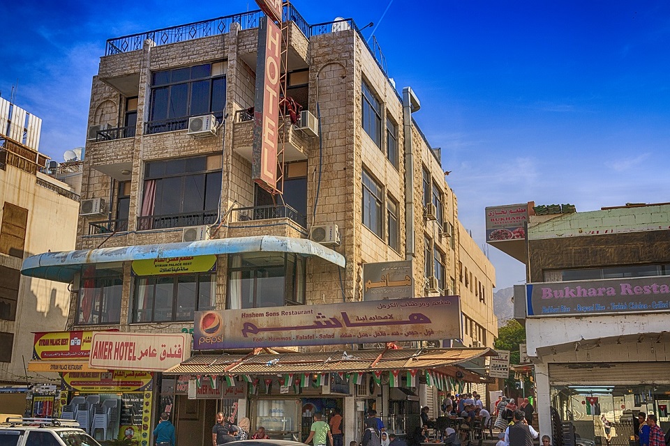 Edifici nel centro di Aqaba in Giordania: cosa vedere