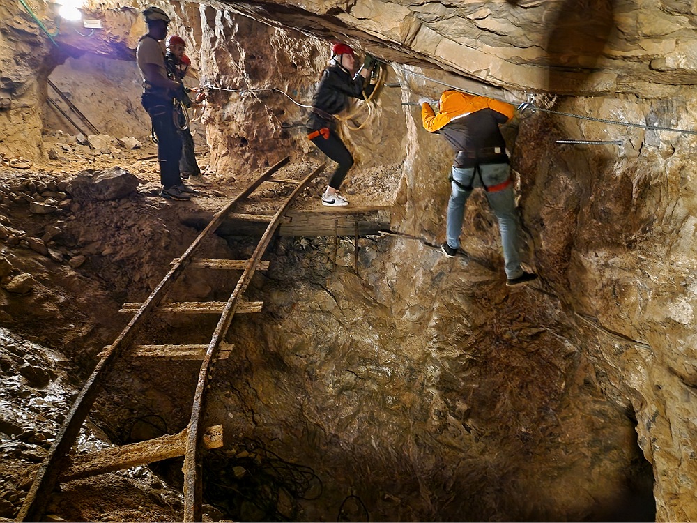 Parco avventura nelle miniere: cosa fare a Dossena
