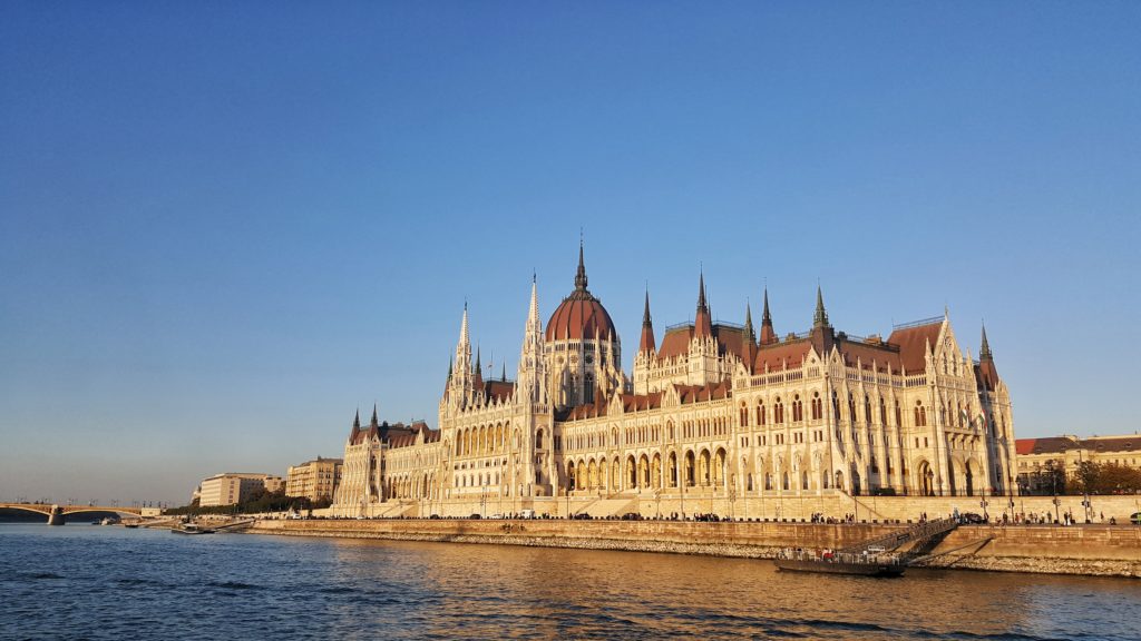 Parlamento di Budapest_traghetto_battello