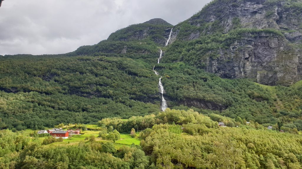 Paesaggio lungo la Flamsbana in Norvegia