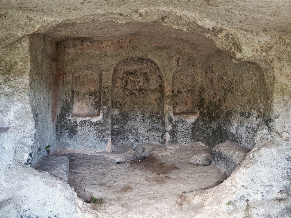 Visitare Pantalica: la chiesa rupestre di San Micidiario