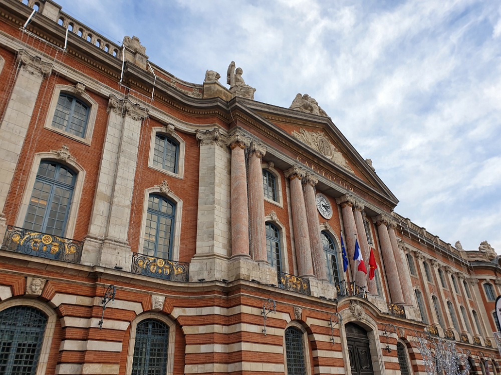 La facciata del Capitole di Tolosa