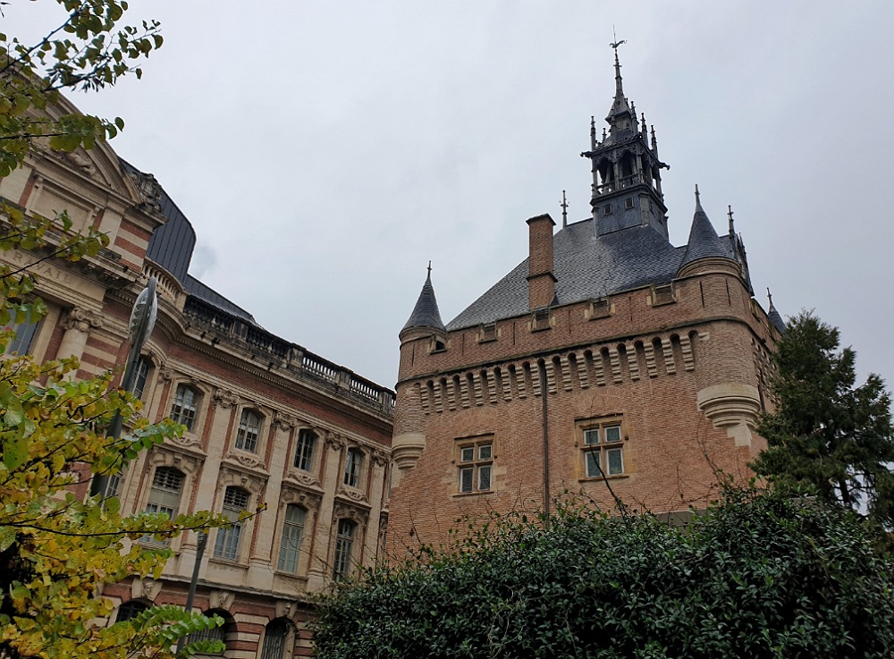Il Torrione sul retro del Municipio di Tolosa