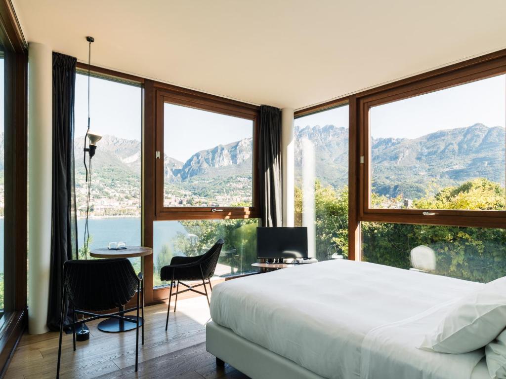 Camera romantica con vista sul lago di Como in Lombardia