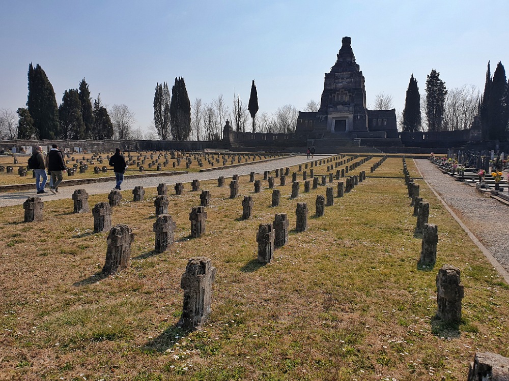 Il Cimitero di Crespi d'Adda: leggende e fantasmi