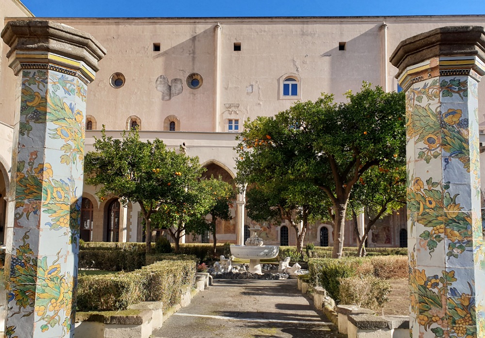 Il Chiostro di Santa Chiara: cosa vedere a Napoli