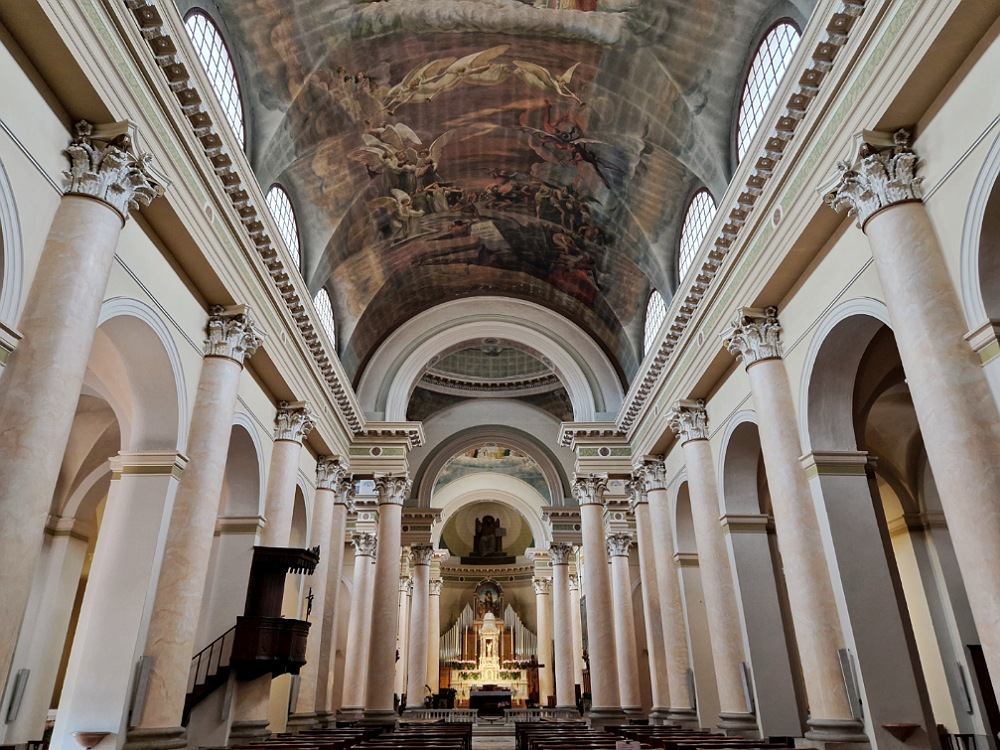 Interno del Duomo di Asiago