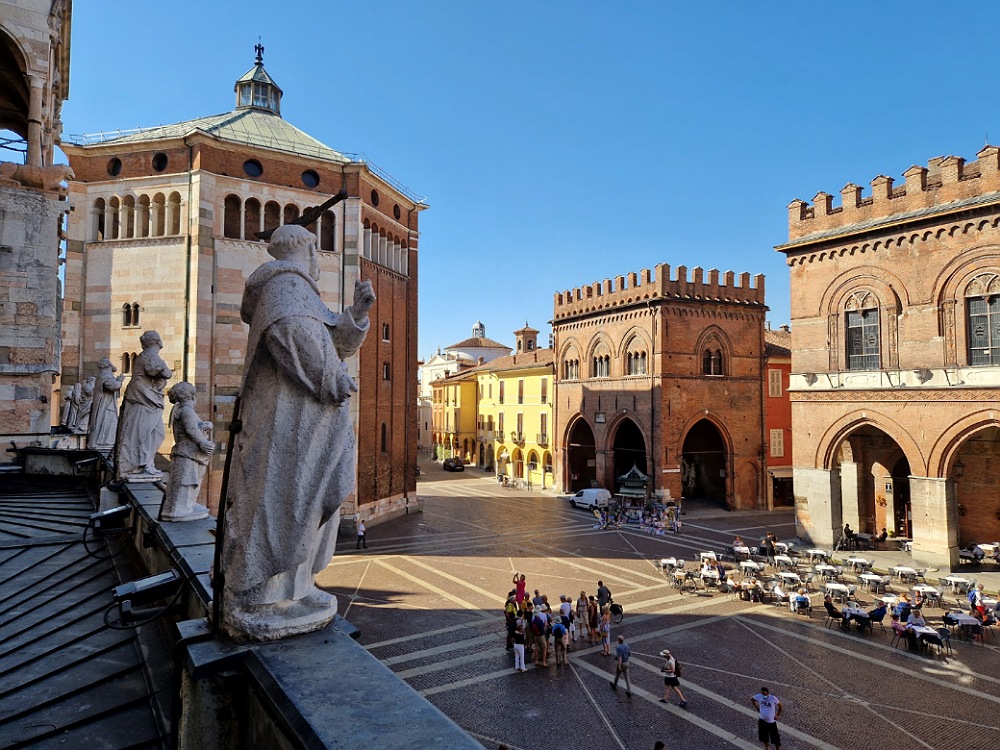 Cosa vedere a Cremona in un giorno: Piazza del Comune