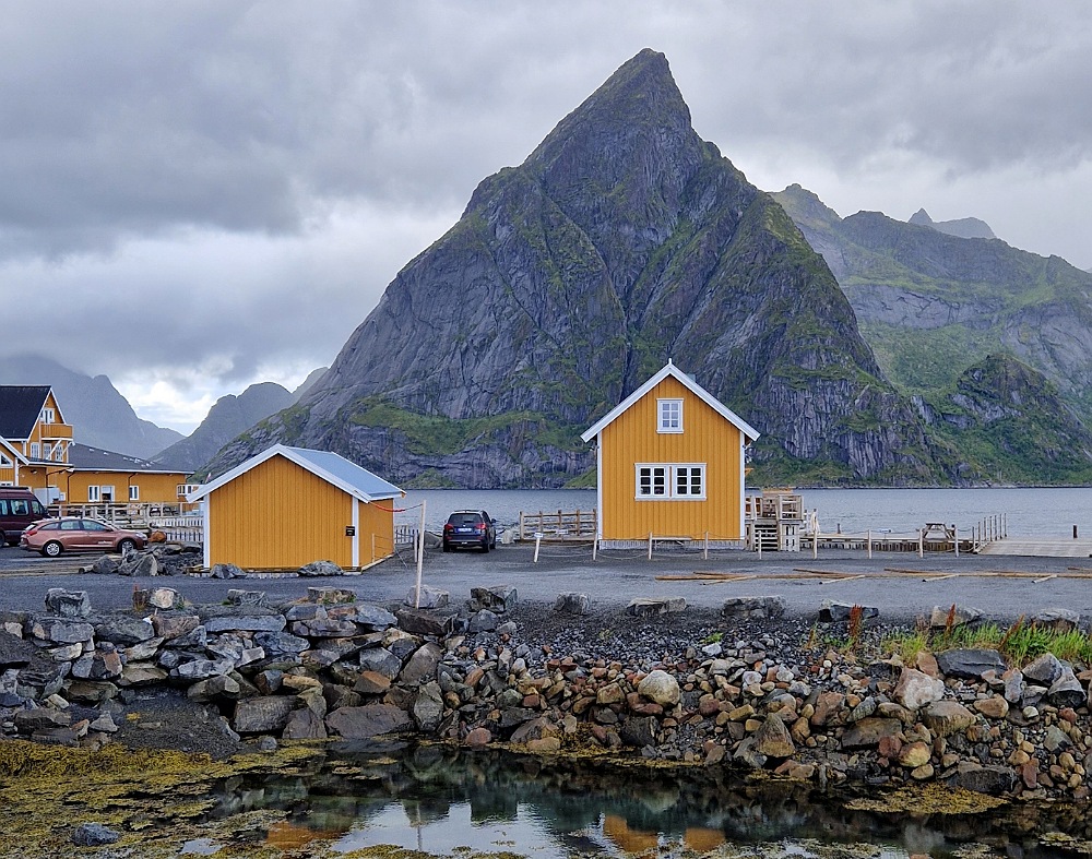La famosa foto della casa gialla di Sakrisøy alle Lofoten