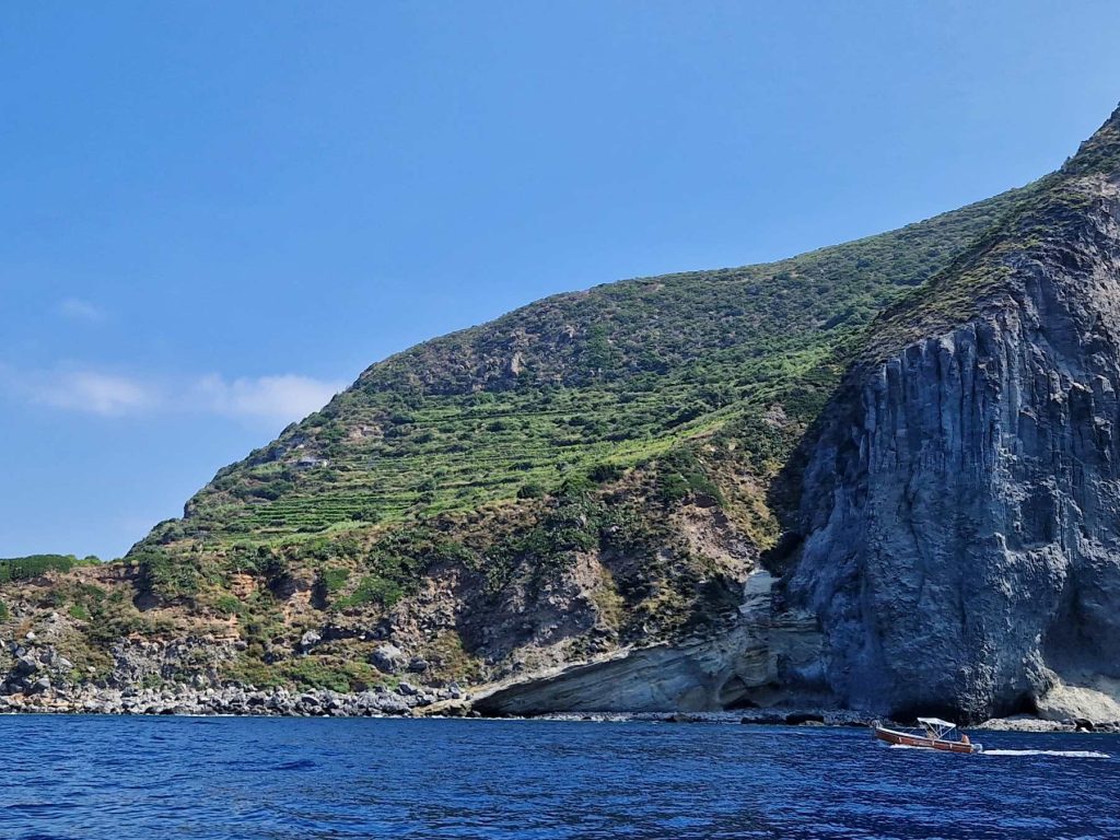 Visitare l'isola di Ponza: Punta del Fieno