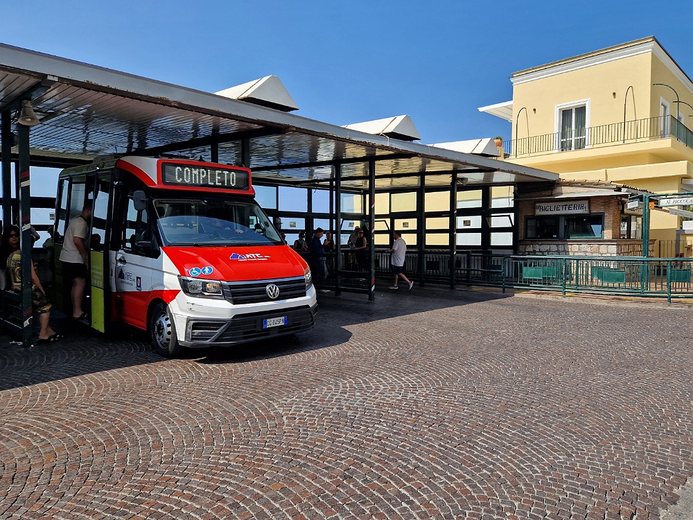 Come muoversi a Capri: autobus pubblici