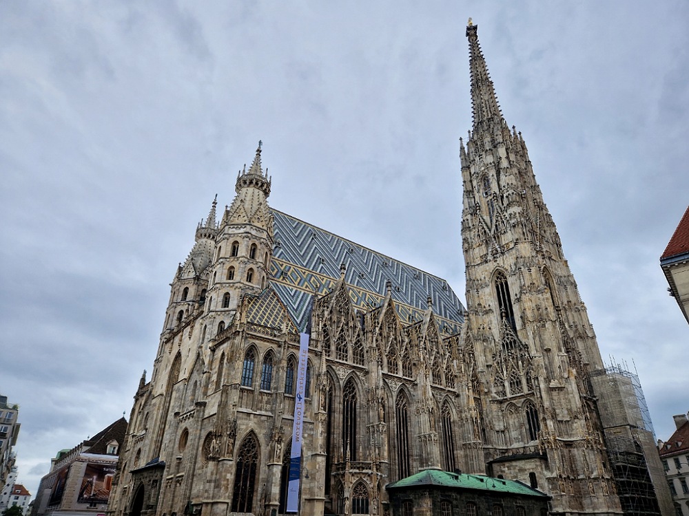 Stephansdom nel centro storico di Vienna