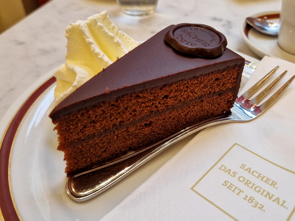 Cosa fare assolutamente a Vienna: mangiare una torta sacher